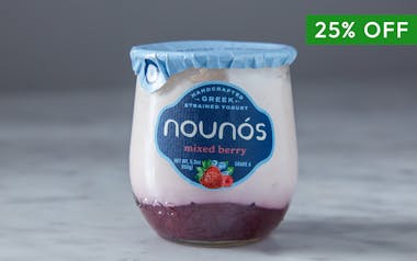 Mixed Berry Low-Fat Greek Yogurt