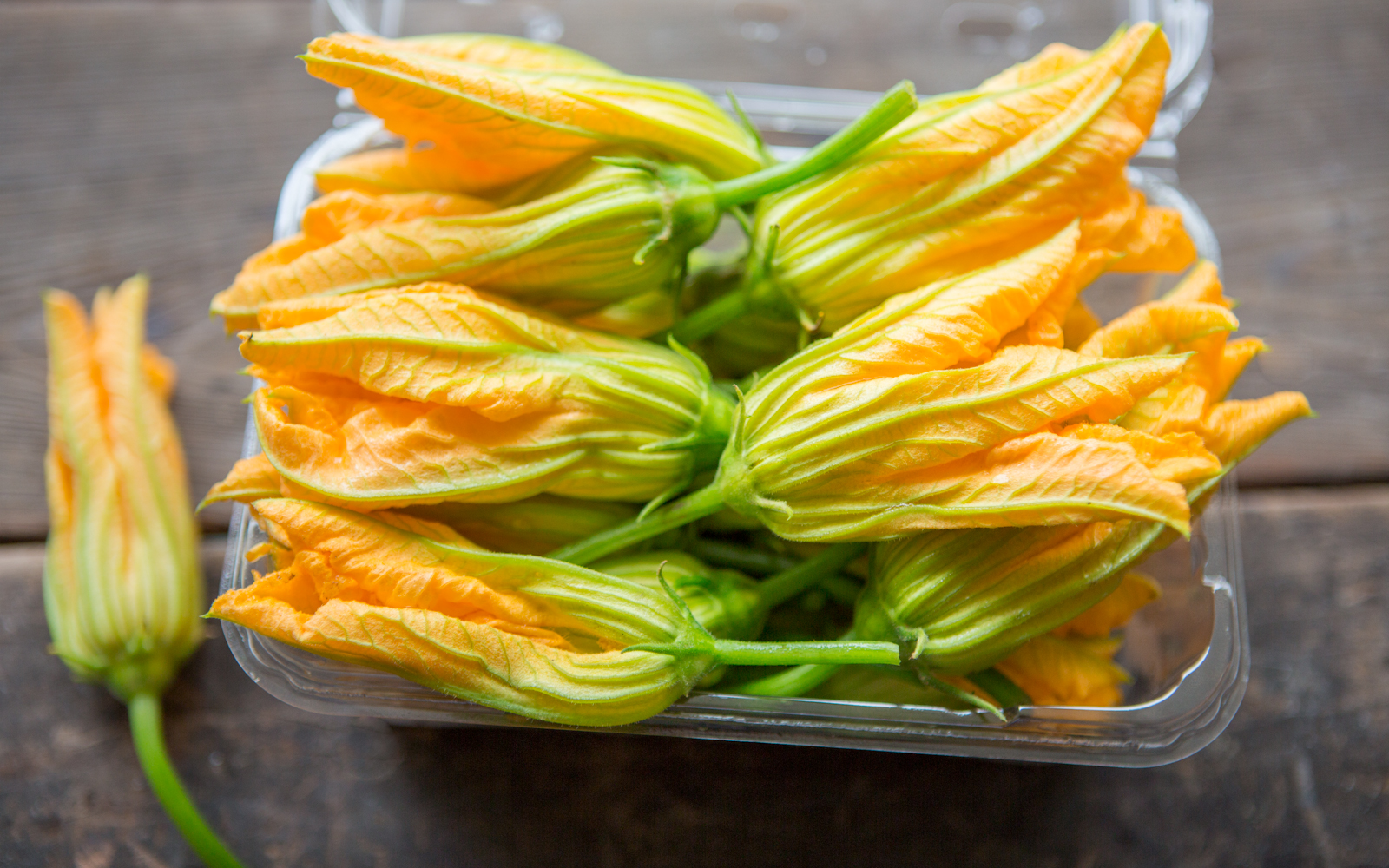 Organic Squash Blossoms Yerena Farms SF Bay Good Eggs