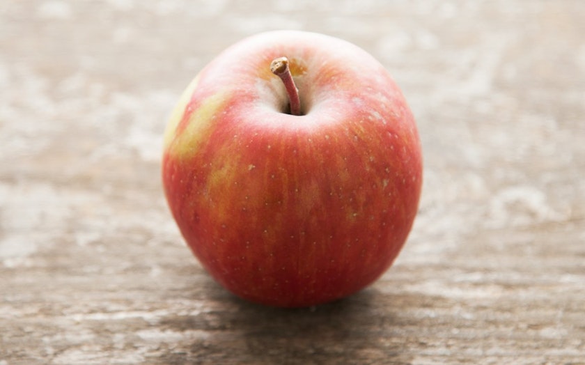 Organic Fuji Apples, 4 count, First Fruits of Washington