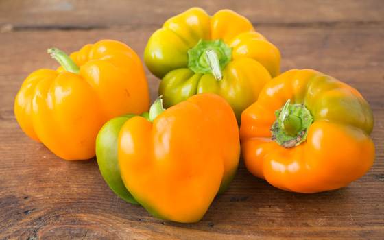 Organic & Fair Trade Orange Bell Peppers (Mexico) 1 lb Covilli