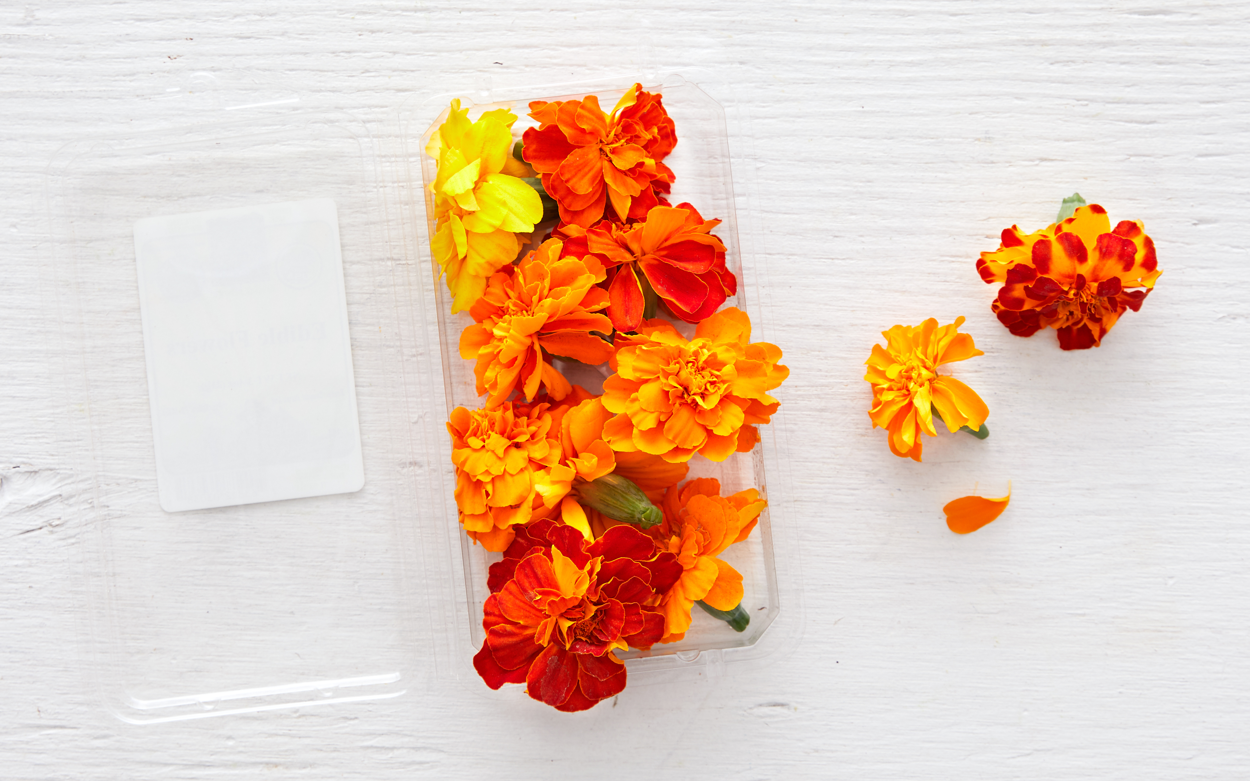 Organic Edible Flowers 0.75 oz From Our Farmers Good Eggs