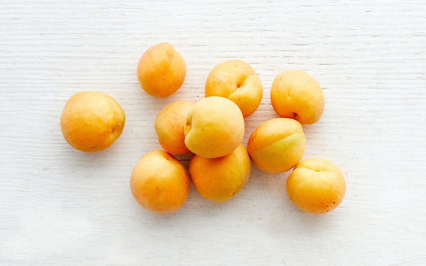 Organic Brittany Gold Apricots 1 lb Balakian Farms Good Eggs