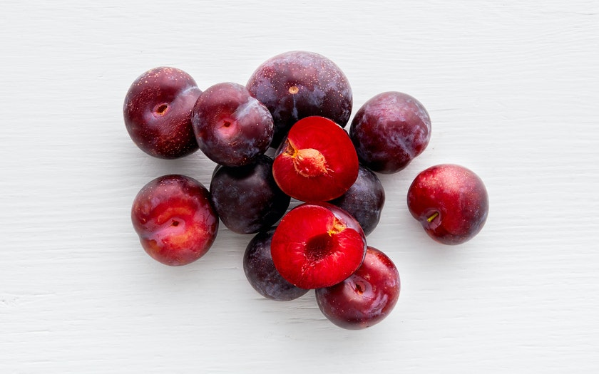Organic Black Splendor Plums 1 lb Cliff McFarlin Family Farms